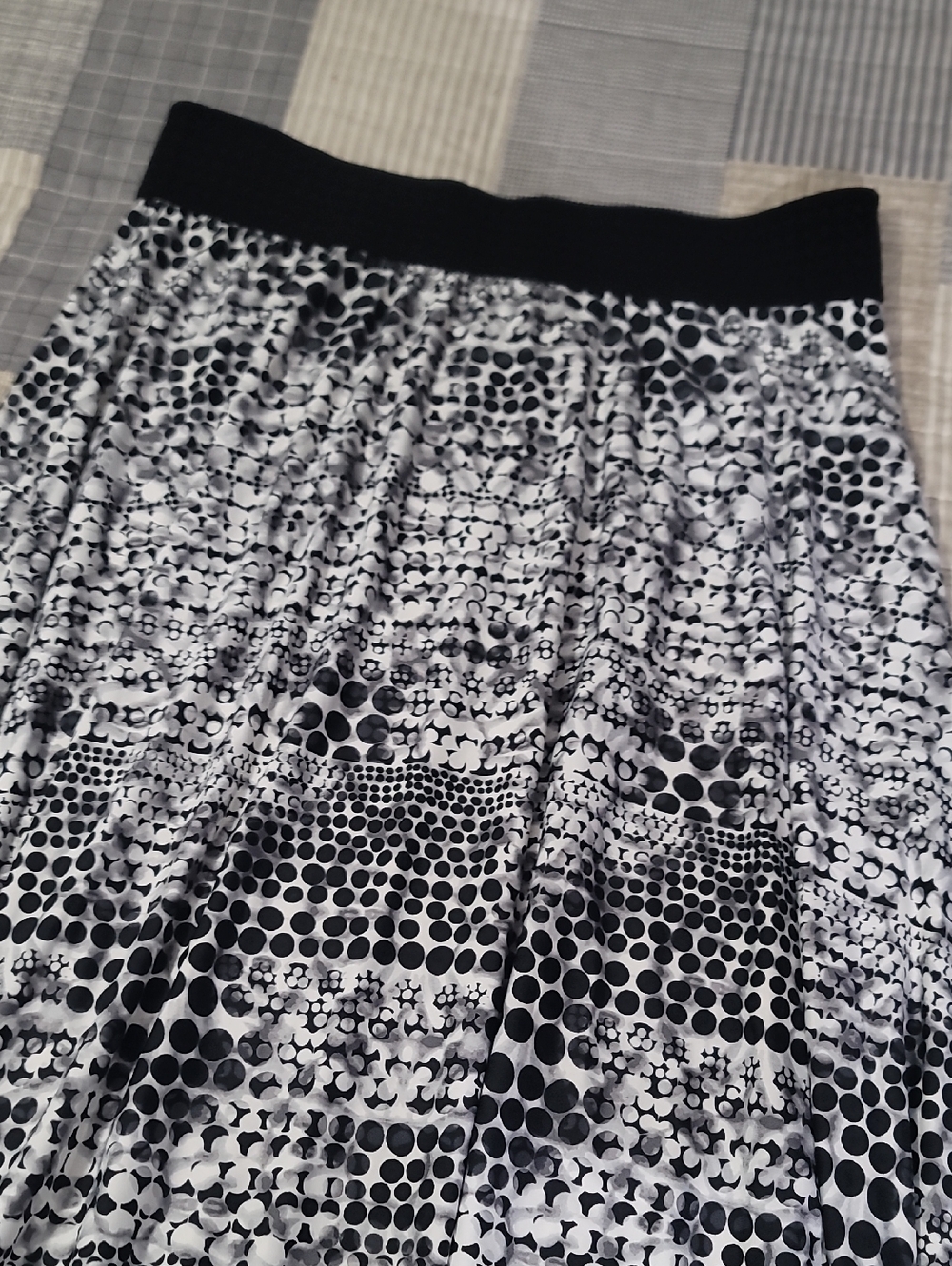 3/$20 Robert Louis Maxi Skirt